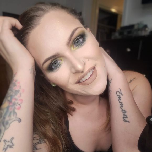 Meet your Posher, Mandy - Picture 1 of 1